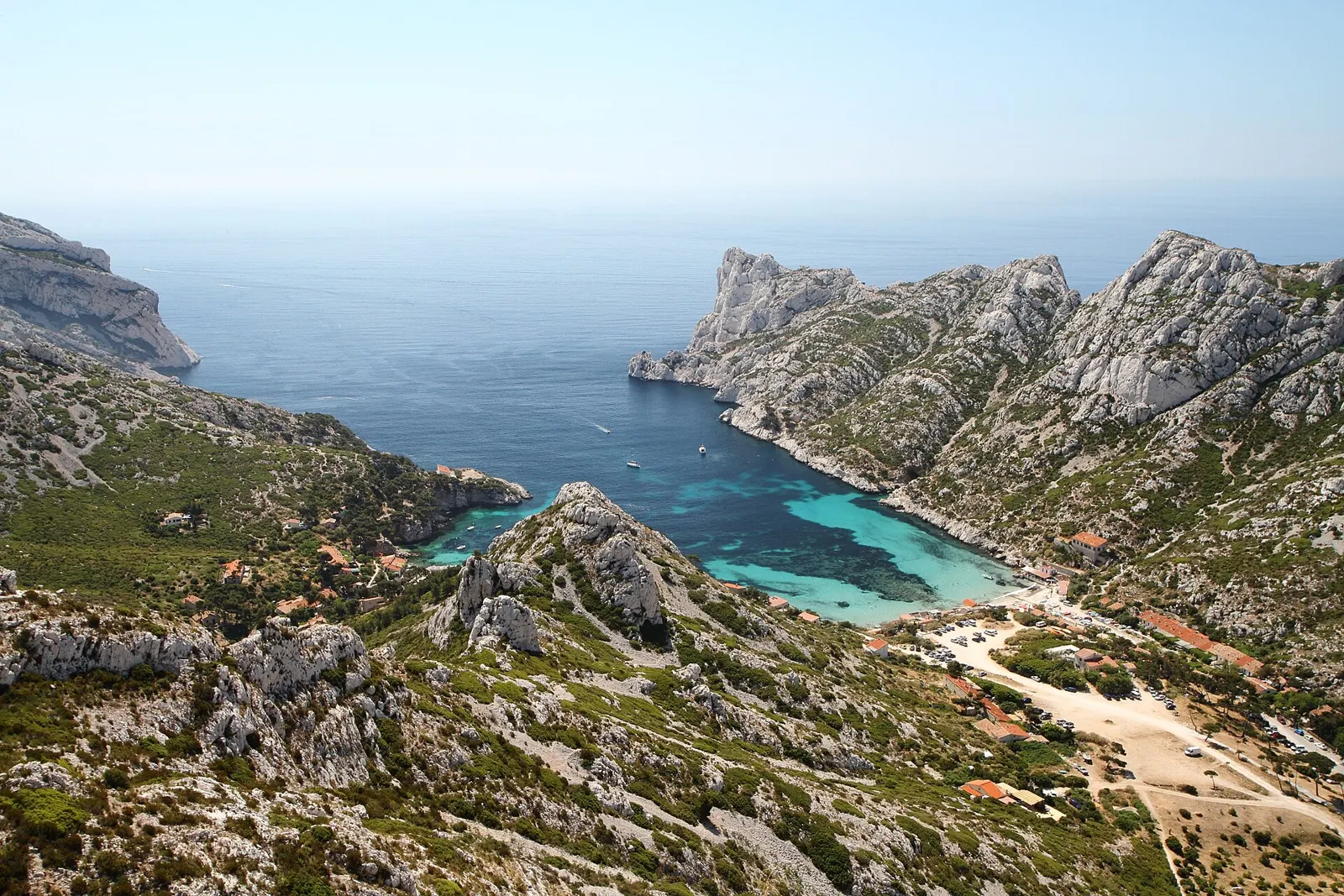 La calanque de Sormiou vue des hauteurs